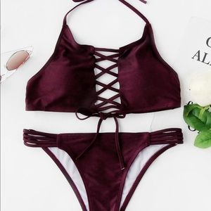 ✨NEW LISTING ✨ Halter Top w/ Cut Out Bikini 👙